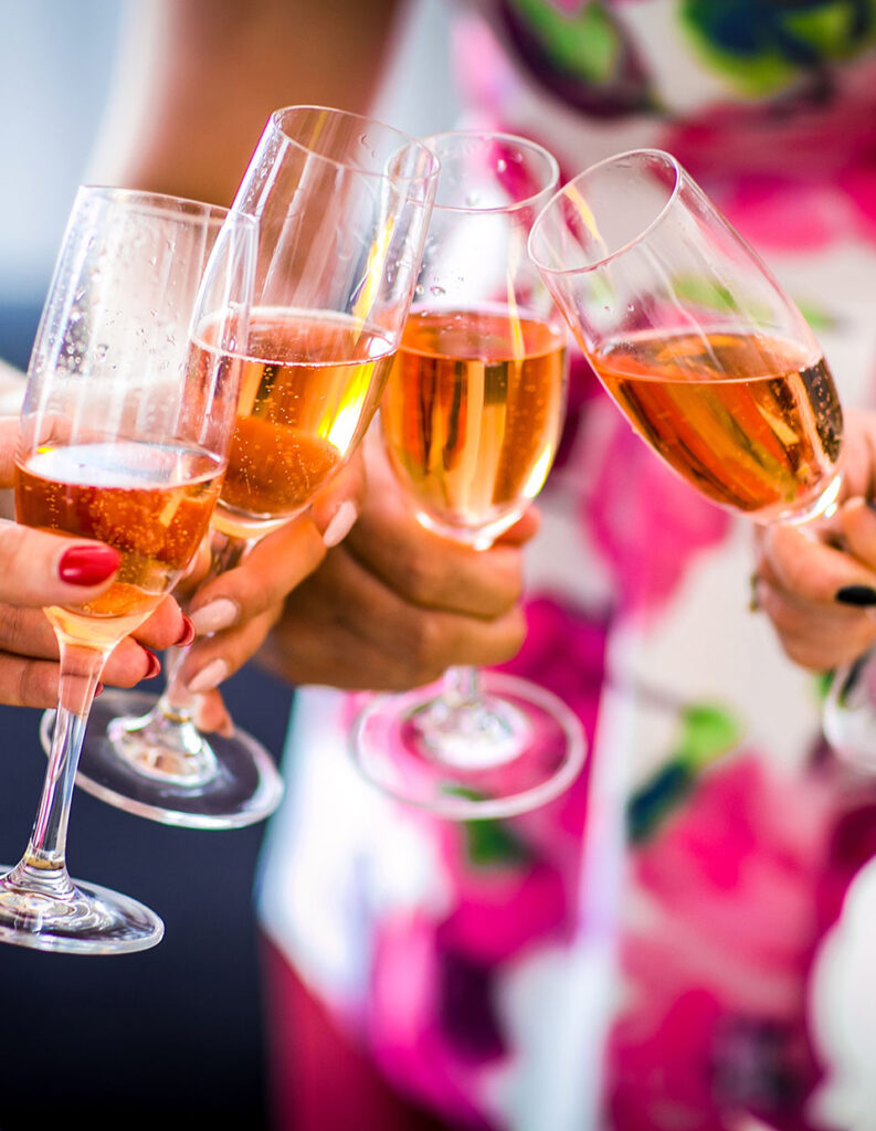 Listy referencyjne i opinie od prestiżowych hoteli The Bridge, Wyndham oraz stowarzyszenia ITCORNER.